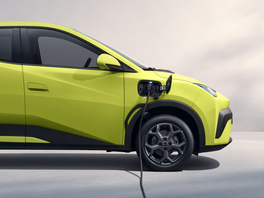 BYD Atto 1 charging