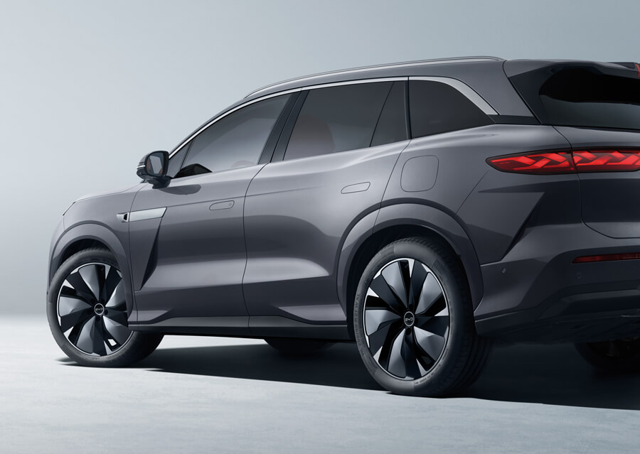 BYD Sealion 8 rear angle shot