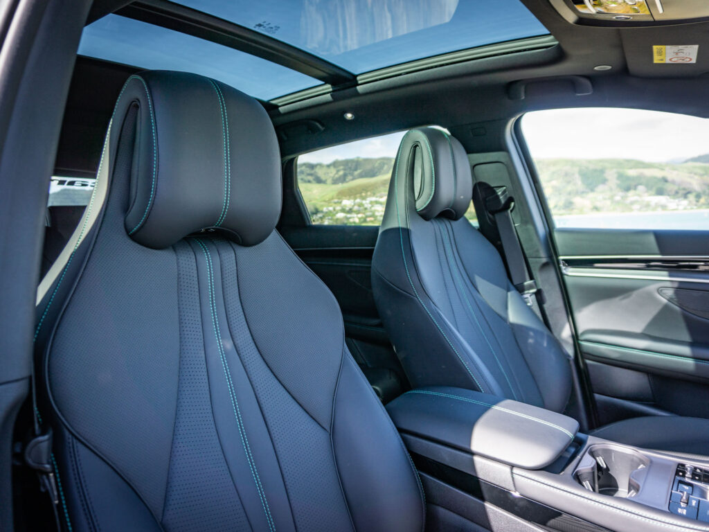 BYD Sealion 6 leather seats