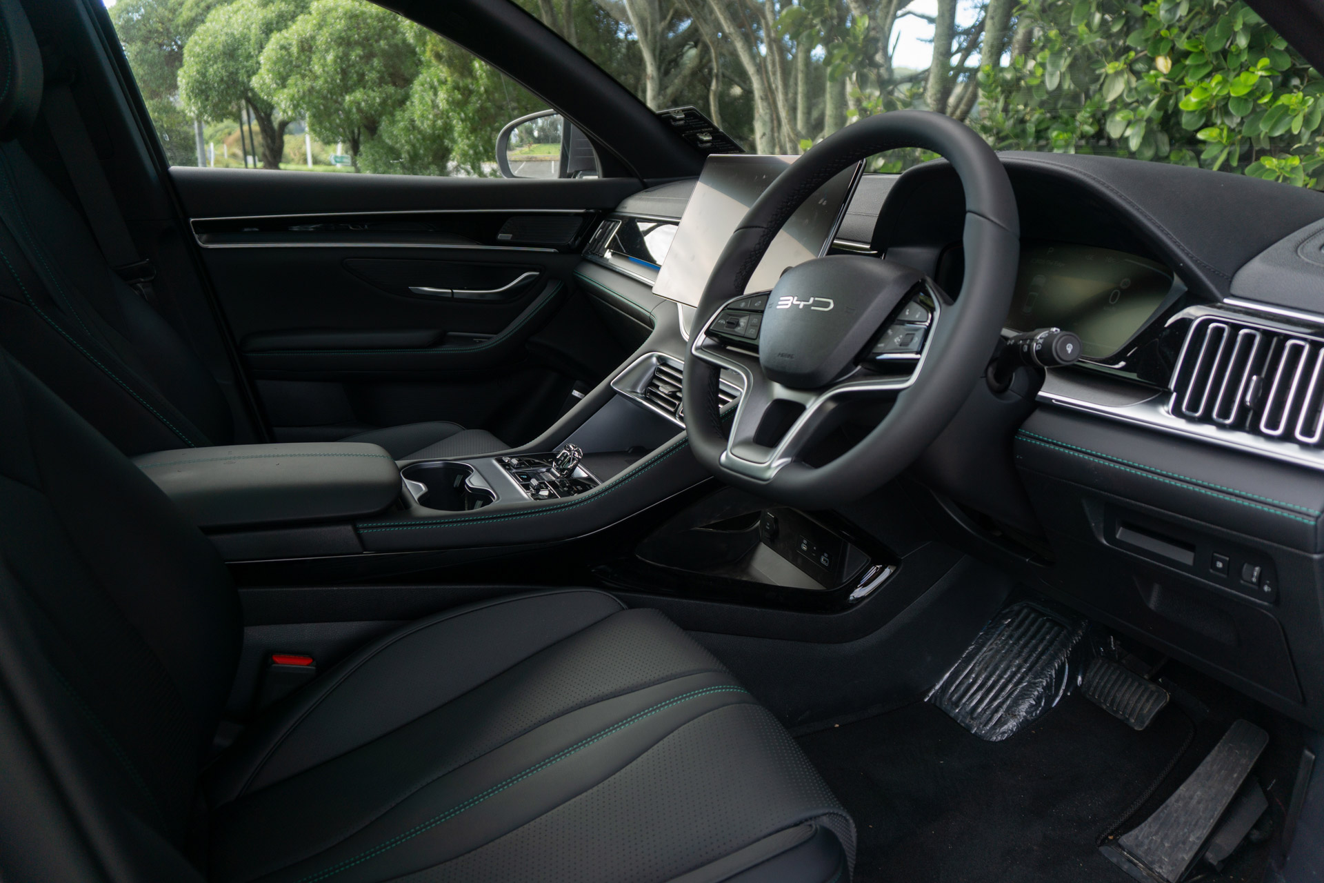 BYD Sealion 6 interior view of drivers side